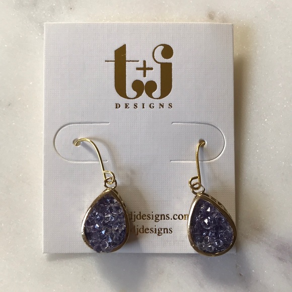 NWT purple crystal drop earrings with gold frame - Picture 4 of 6